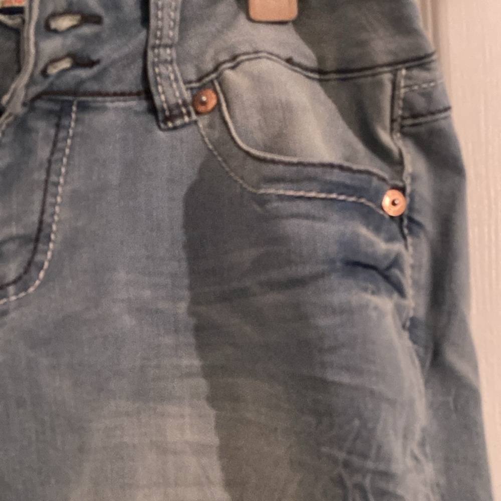 YMI Capri jeans - Picture 2 of 5